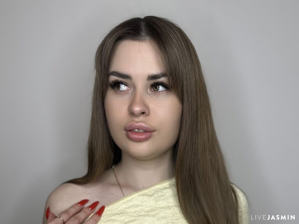 Live cam model ShaunnaDisotell