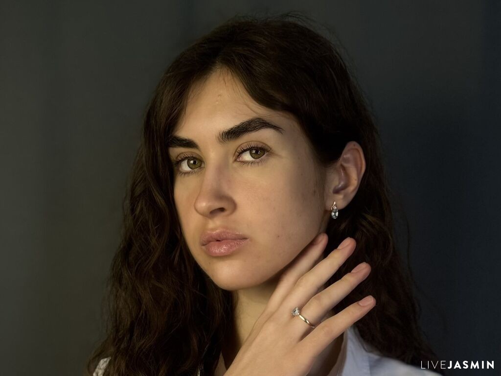 Live cam model ShelaCurren