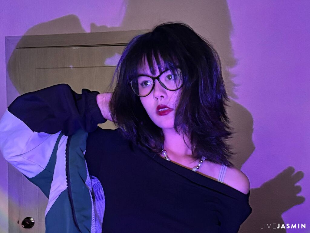 ShelaLabrum live cam girl profile