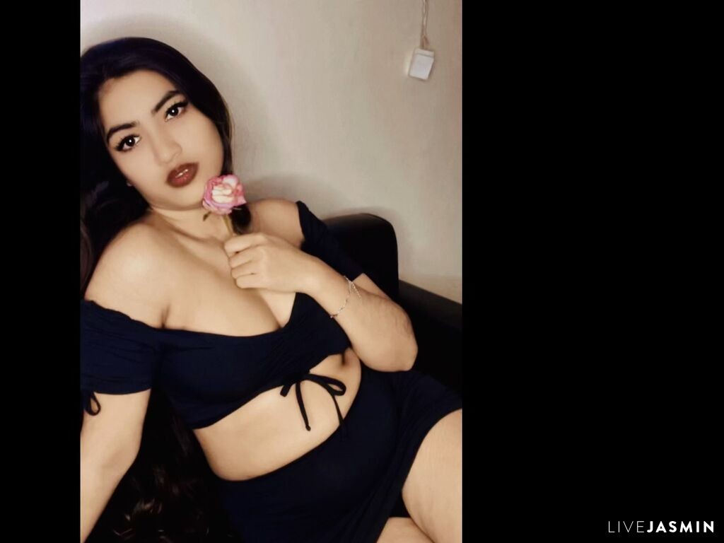 Live cam model ShenzaAkter
