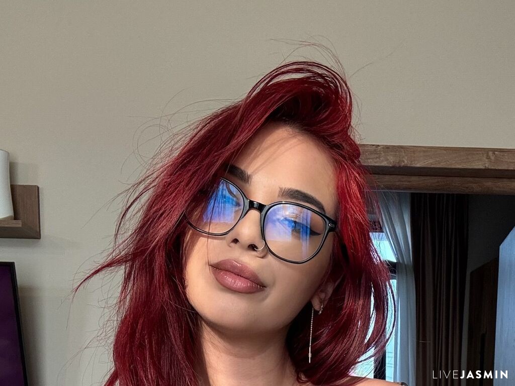 View SienaFoxie cam profile and live status