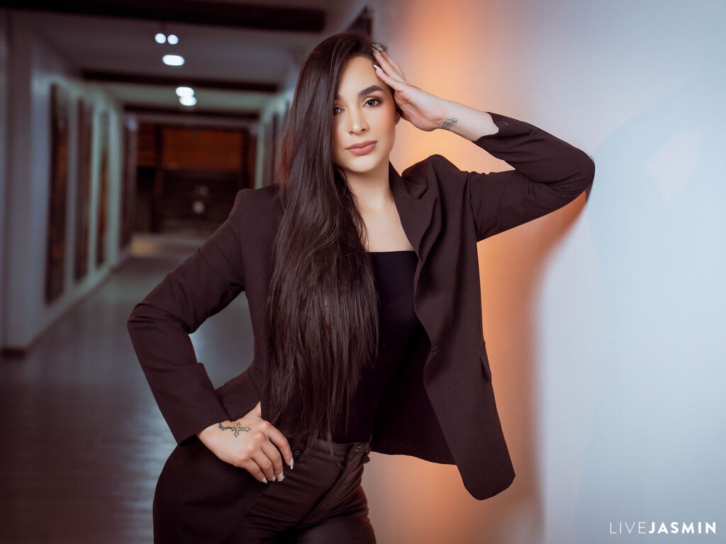 Live cam model SilvanaPalmer