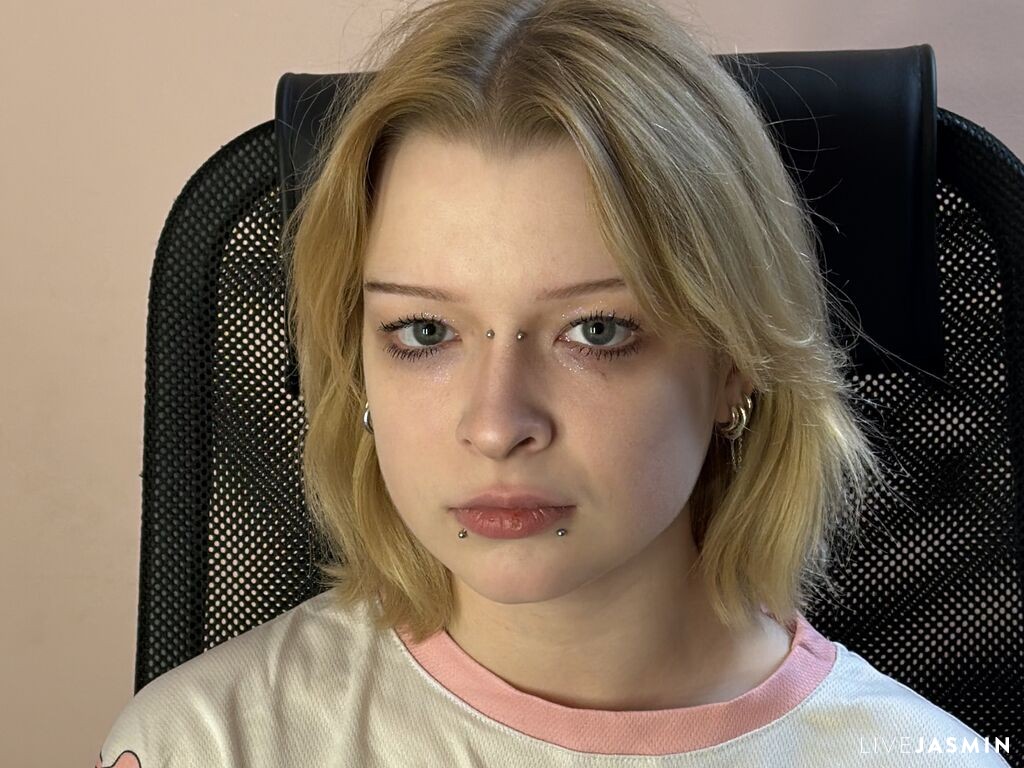 Live cam model SinkelTunil