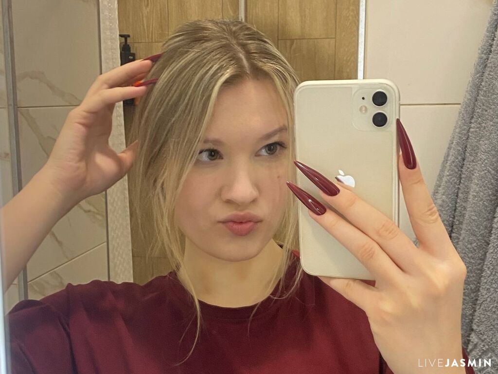 Live cam model SkyeDavi