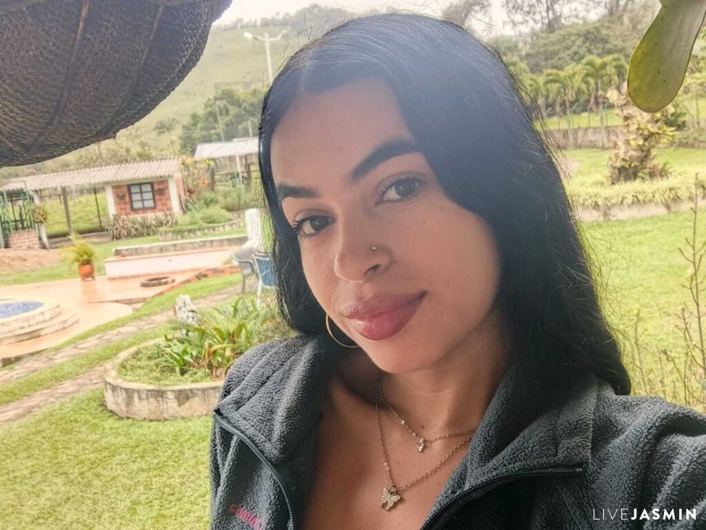 Browse SofiaSandovall live chat profile