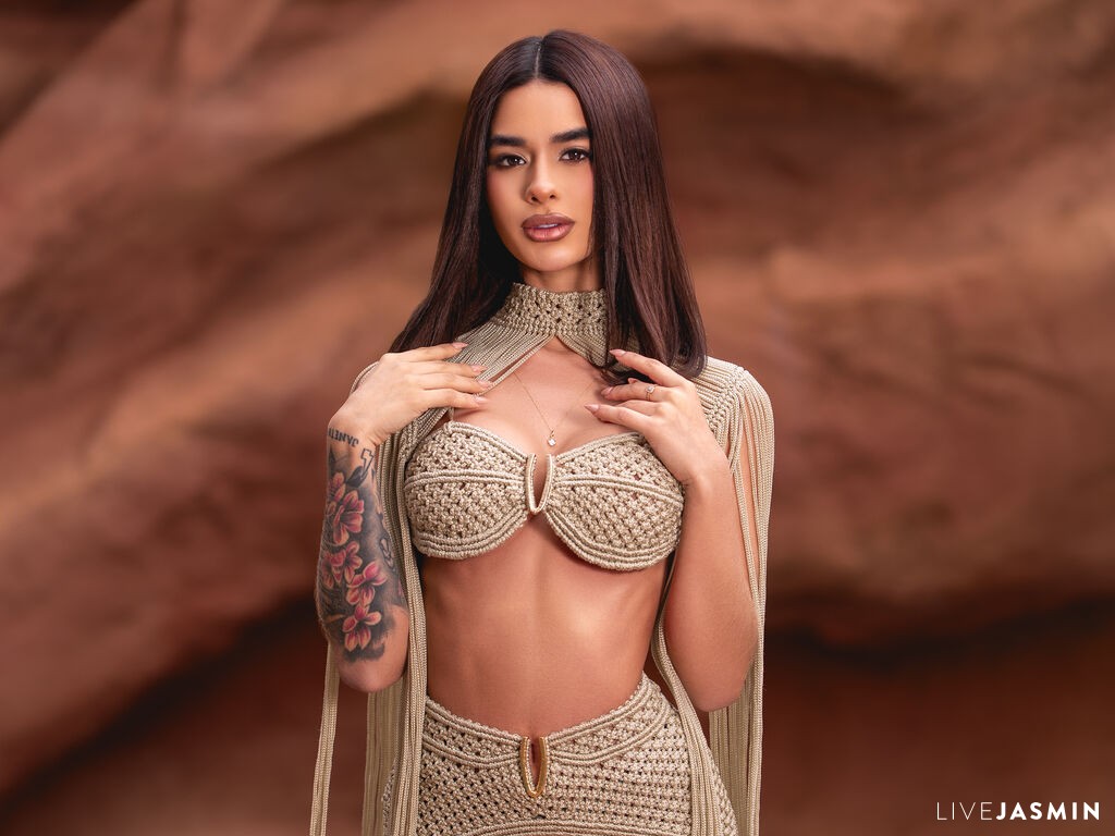 Live cam model SofyTaylor