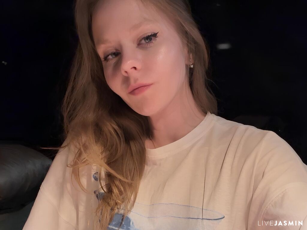 Live cam model SophiePeachy