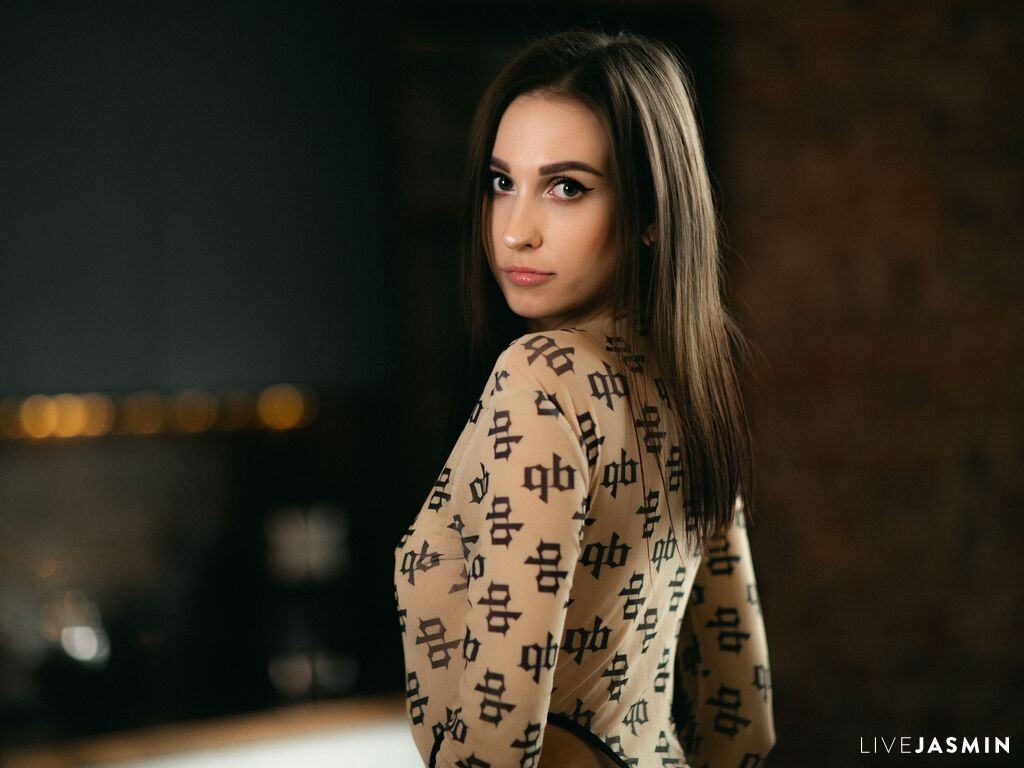 Live cam model SophieTuckers