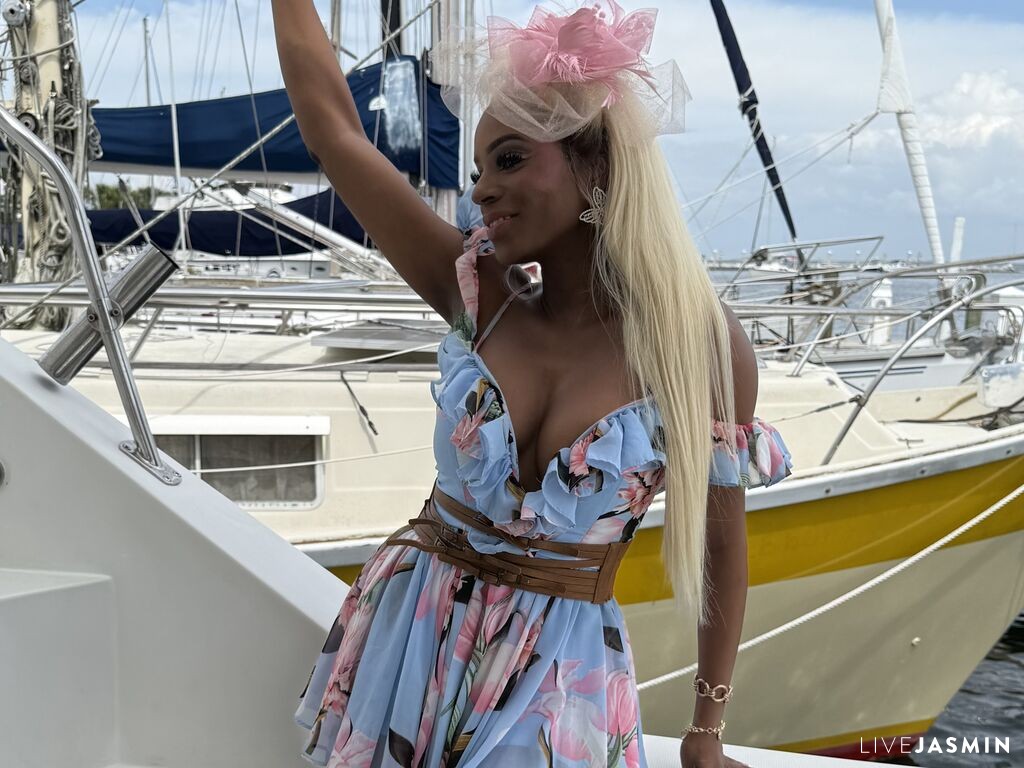Live cam model StaciRaiRai