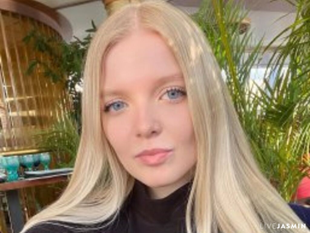 Live cam model SweetAnny