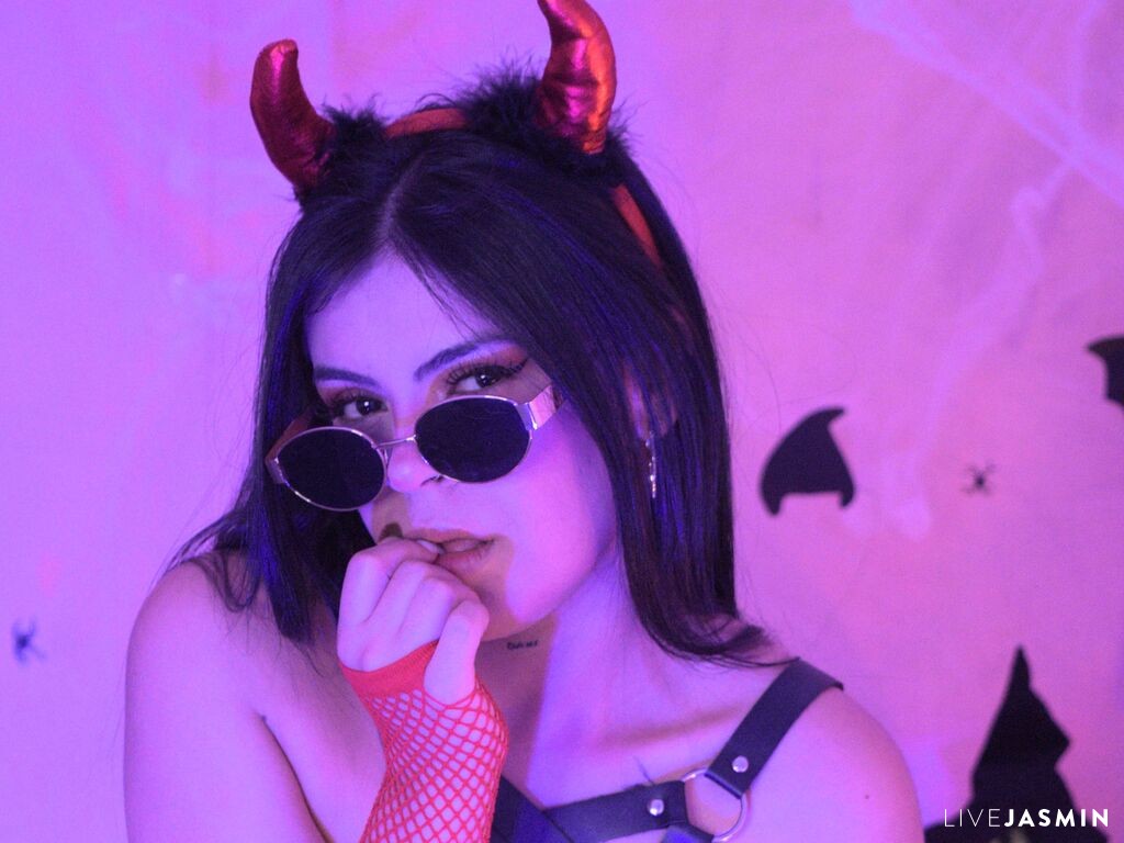 Live cam model TamaraMonroy