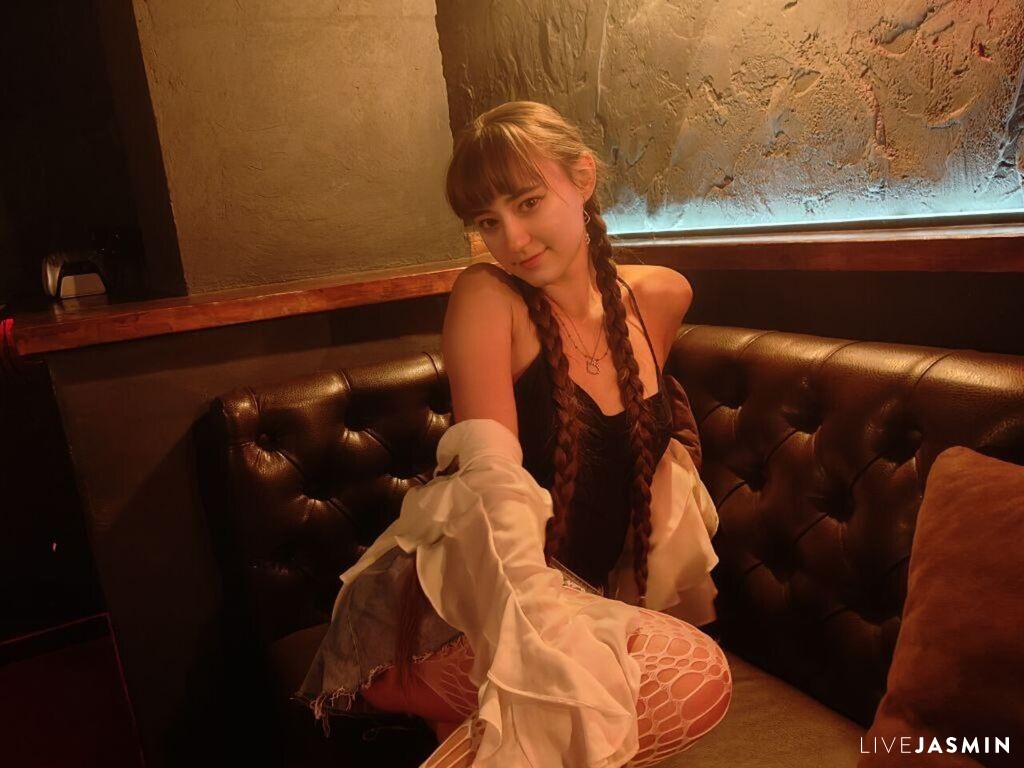 Live cam model TessaKowalska