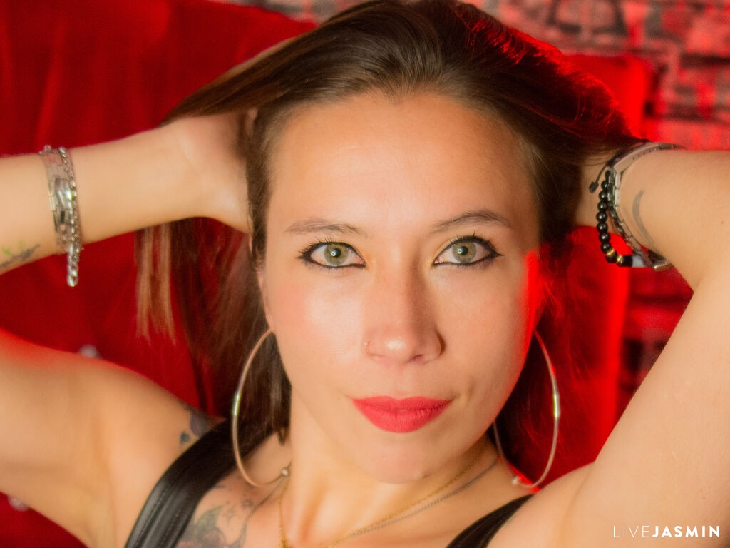 ThaliaTacher LiveJasmin model profile