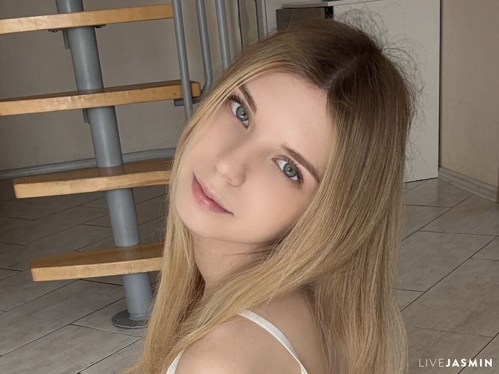 Live cam model ThoraBeskom