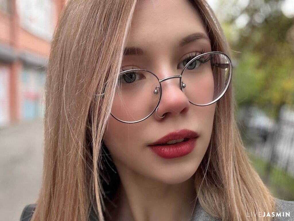 Live cam model TishaTalty