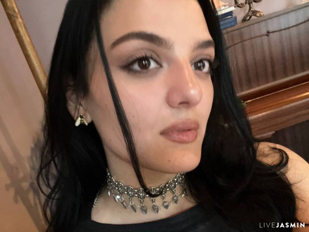 ToraHunzelman live cam girl profile