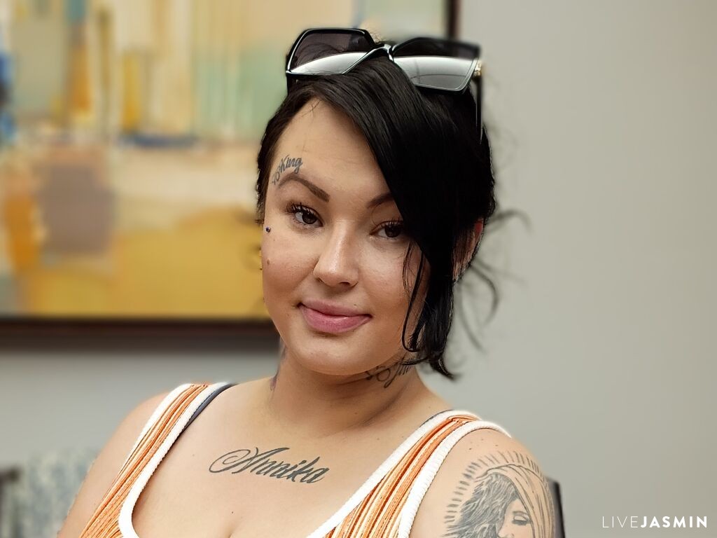 Live cam model ToxicaNikki