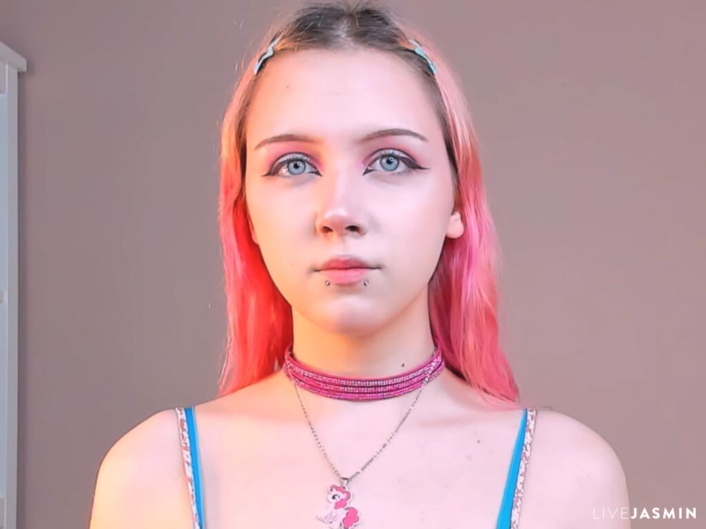 Live cam model TressaSkogstad