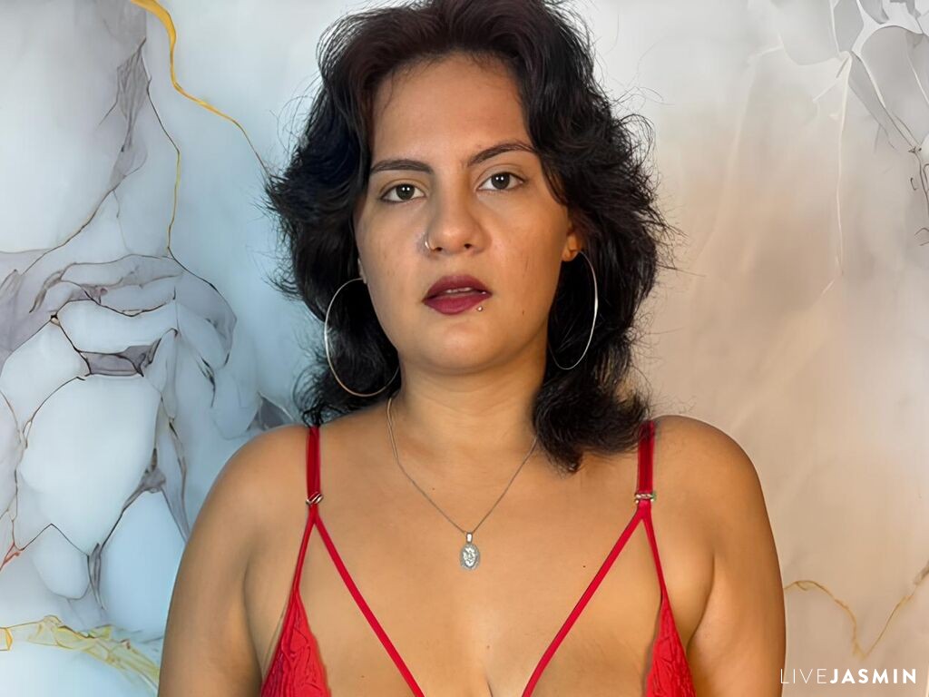 Live cam model TrianaEgi