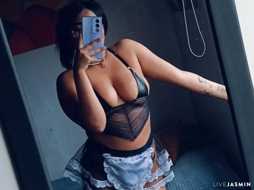 Live cam model ValenCadavid
