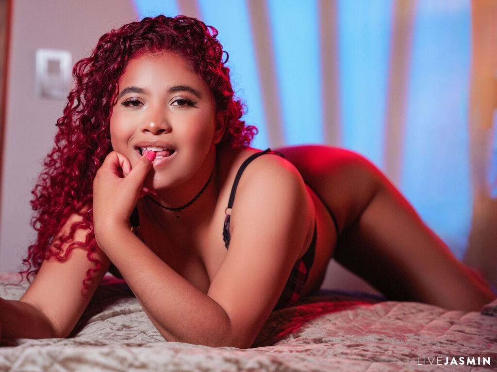 Browse ValkaReyes live chat profile