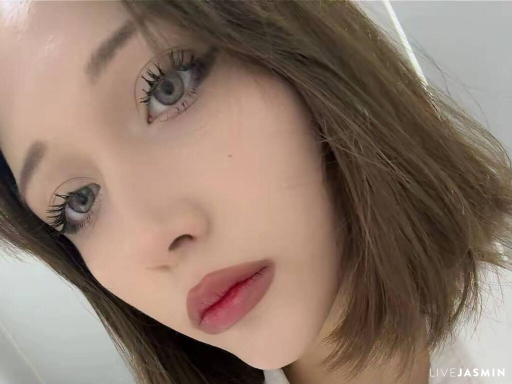 Live cam model VanBobic