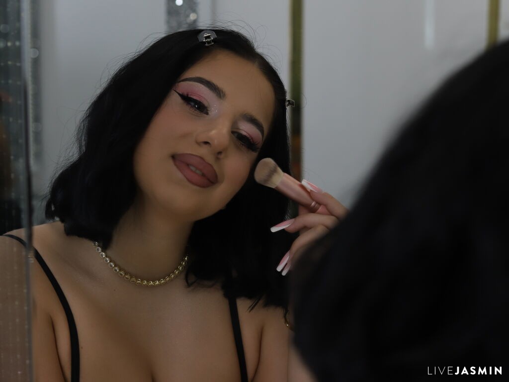 Live cam model VanessaDesyre