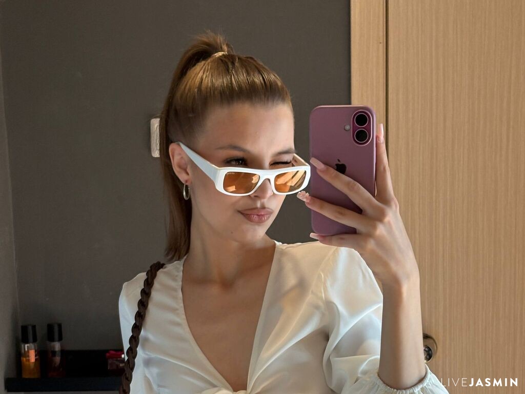 Live cam model ViolettaDarling