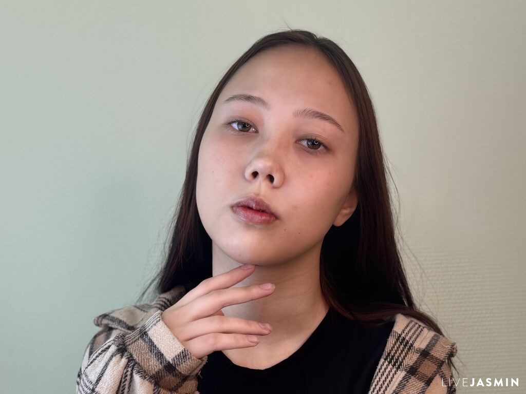 VivienGheewala LiveJasmin model profile