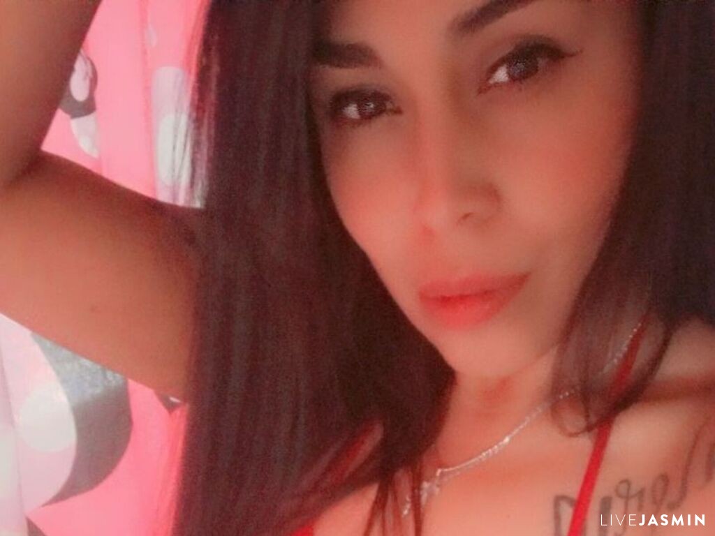Live cam model XiomaraRebel