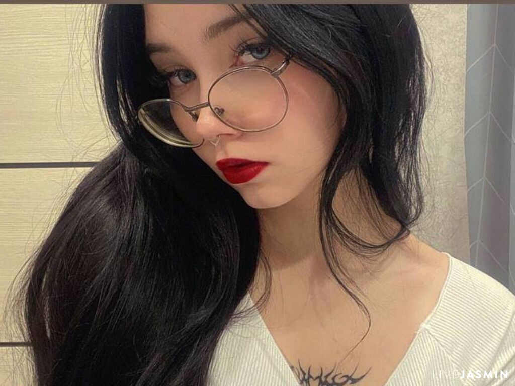 Live cam model YasumiuMiu