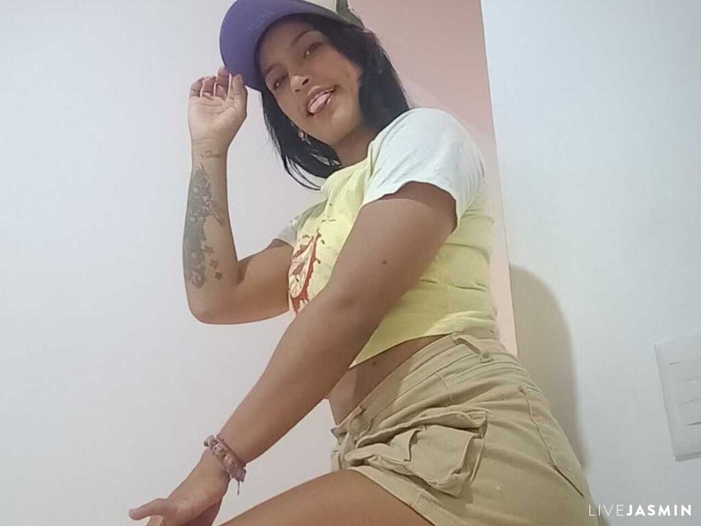 Live cam model YuliFernanda