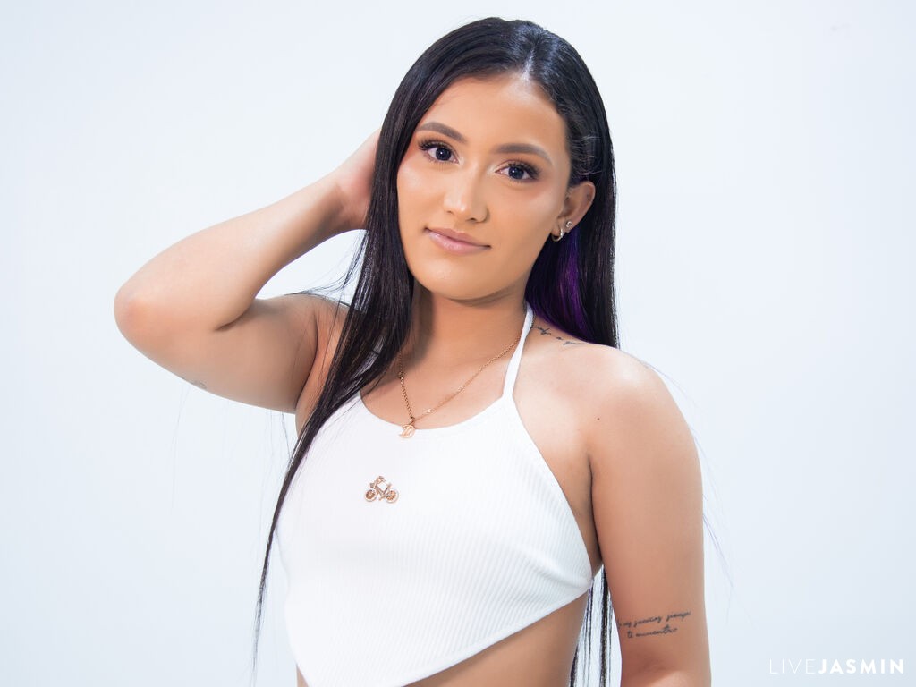 Browse ZaraForb live chat profile
