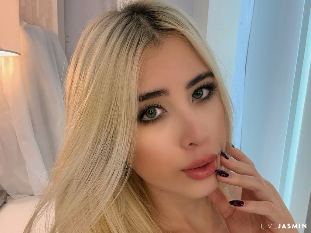 Live cam model ZaraVelvettt