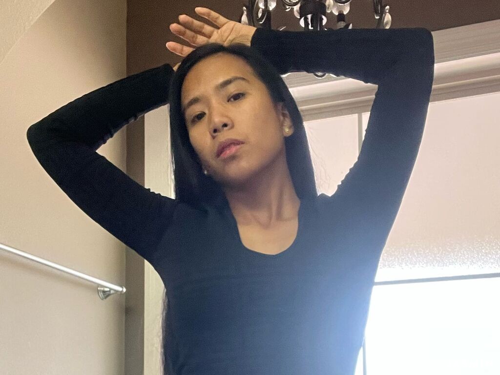 Live cam model ZinniaRose