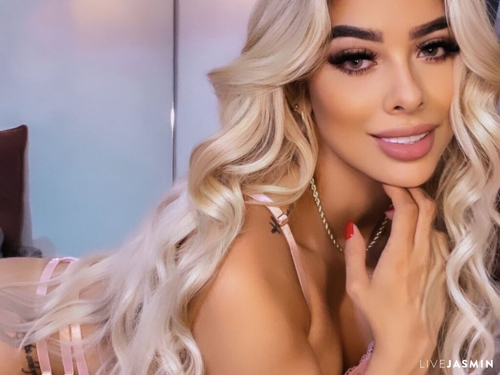 Live cam model ZoeyVegas